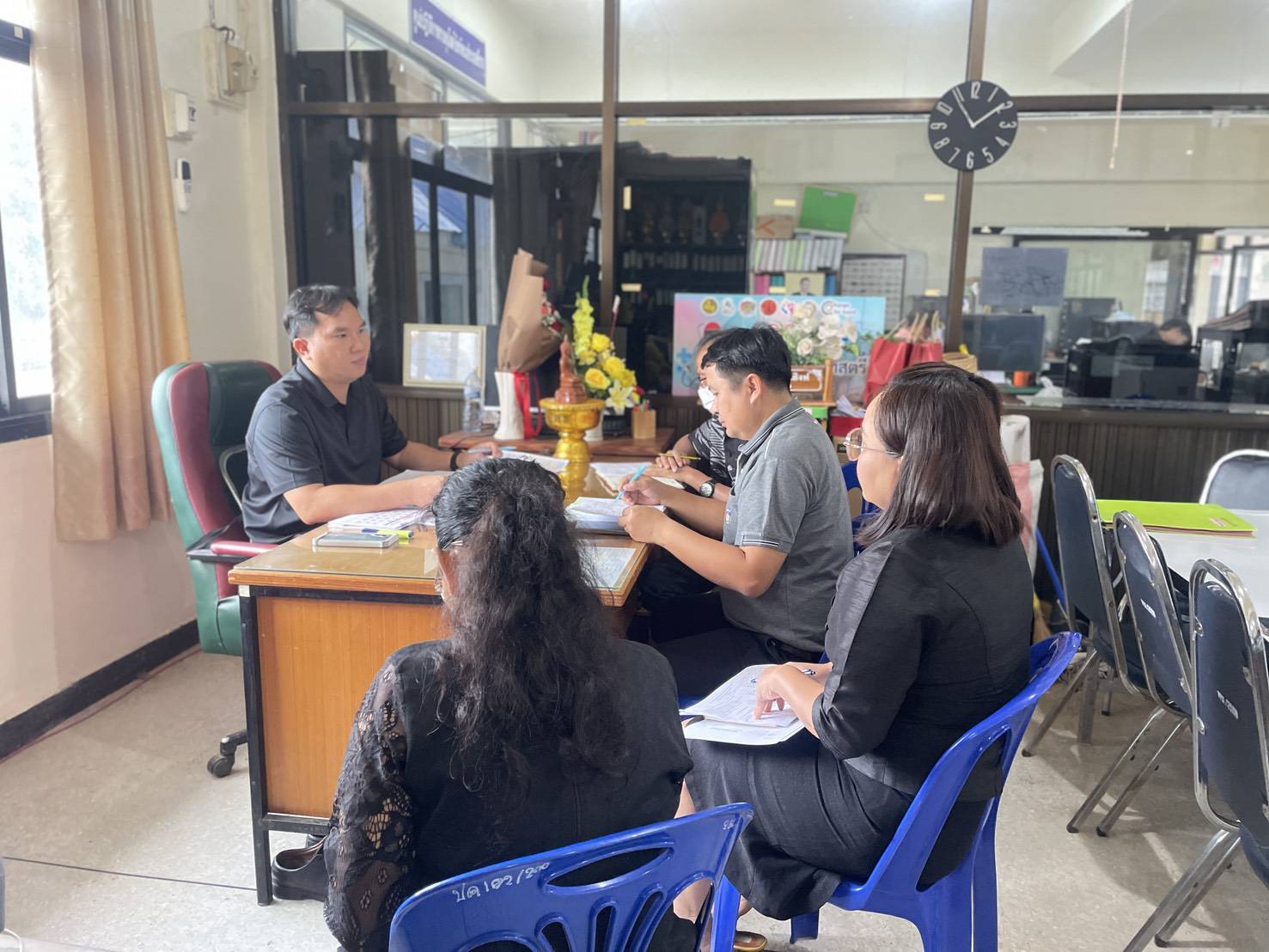 สพอ.ศรีธาตุ ประชุมติดตามและวางแผนการดำเนินงานตามยุทธศาตร์กรมการพัฒนาชุมชน